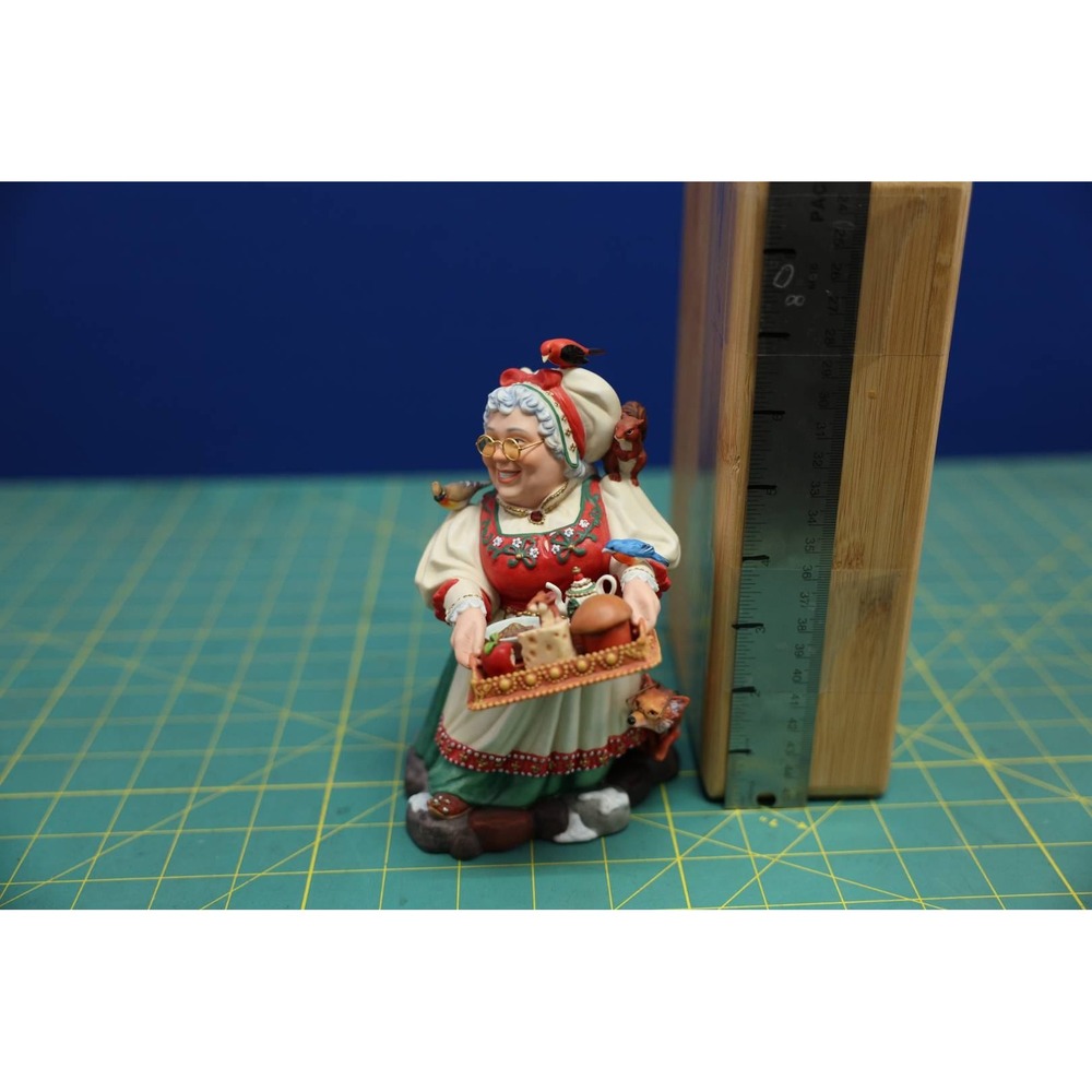 James Christensen Mrs Claus Porcelain Figurine Greenwich Workshop COA 848/1300